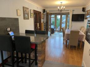 Dyffryn Taf - spacious 3 bedroom bungalow close to amenities